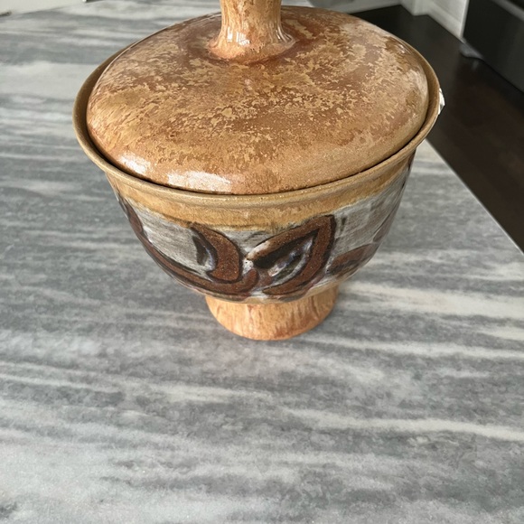 Amazing large vintage made by artisan covered serving vessel pot with lid - Picture 12 of 16